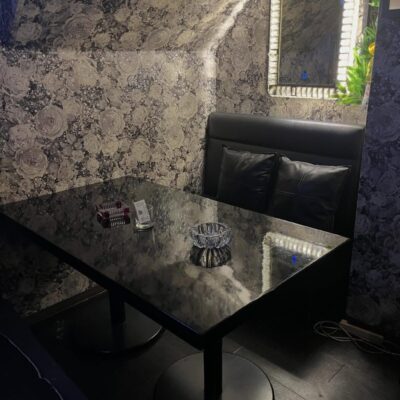 ENにあるボックス席です 親しい方同士で話したい時にピッタリ🥂